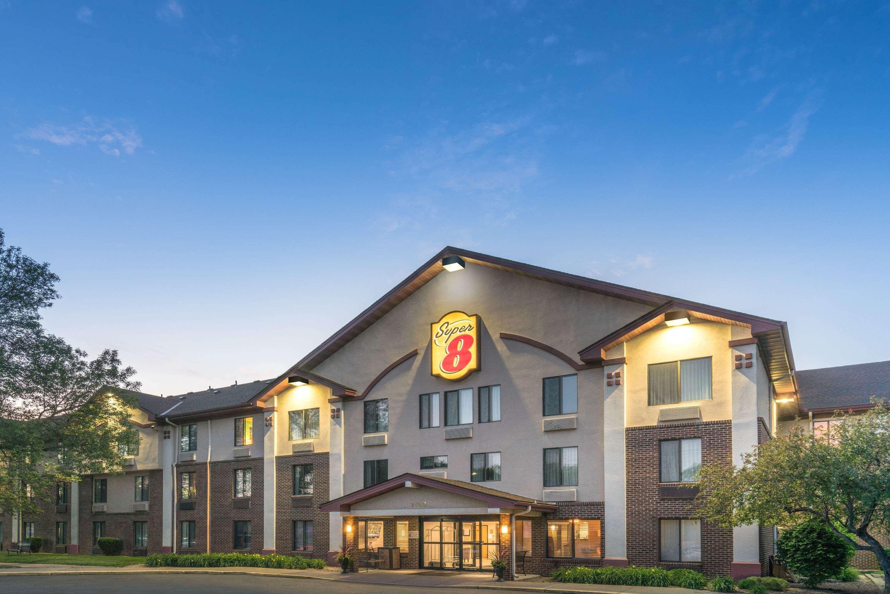 Hotel Super 8 By Wyndham Bloomington/Airport Exterior foto